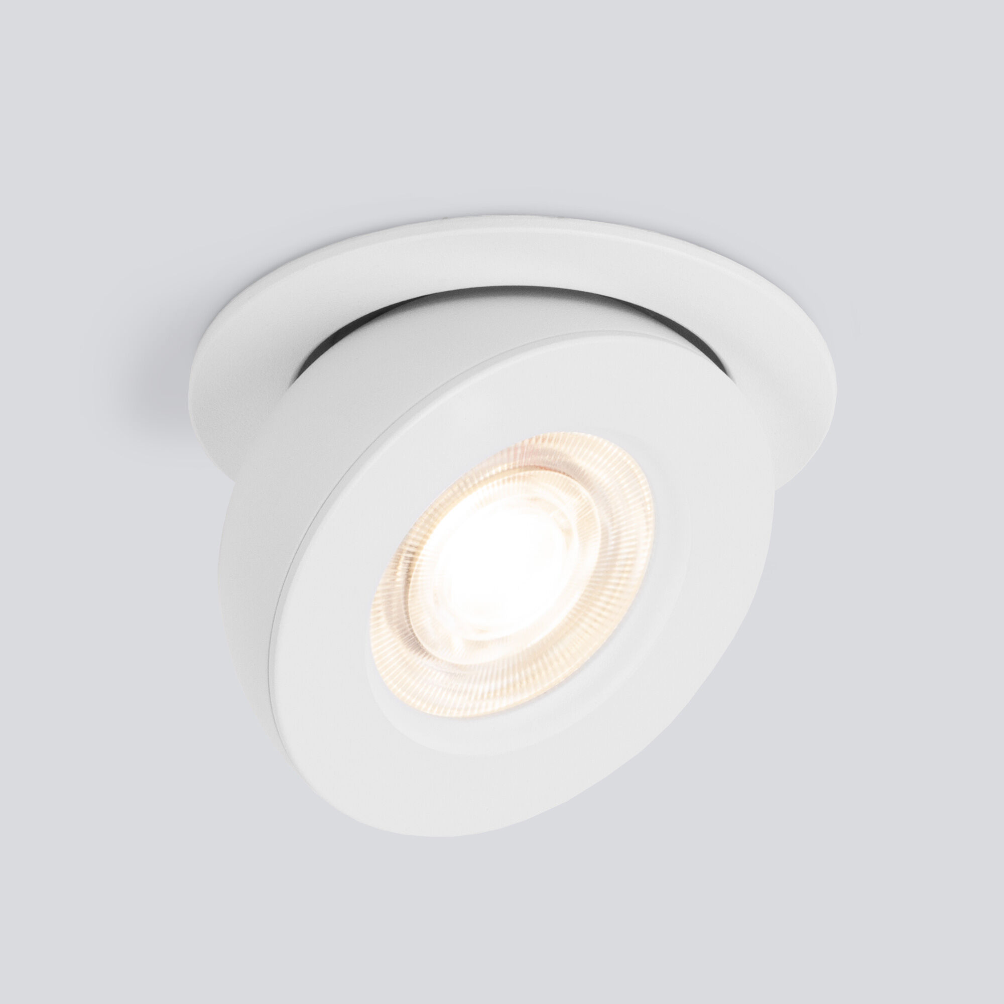 vstraivaemyy-povorotnyy-svetodiodnyy-svetilnik-pruno-25080-led-8w-4200k-belyy-a060941-0001.jpg Встраиваемый точечный светодиодный светильник Pruno белый 25080/LED — изображение 1